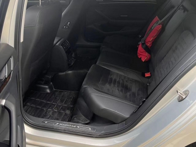 鲸牌链-京牌车长租平台-闲置京牌车长租：3200 元/月 大众迈腾 330TSI DSG 5座 汽油小轿车 尾号7 