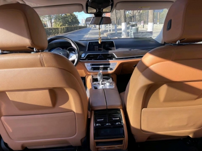 鲸牌链-京牌车长租平台-闲置京牌车长租：10000 元/月 宝马BMW 730Li 5座 汽油小轿车 尾号9 