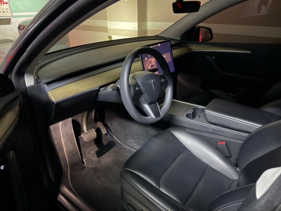 鲸牌链-京牌车长租平台-闲置京牌车长租：4500 元/月 特斯拉Model Y 标准续航后驱版 5座 纯电小轿车 尾号2 