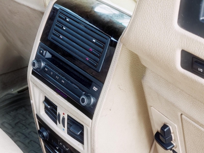 鲸牌链-京牌车长租平台-闲置京牌车长租：3500 元/月 宝马BMW 530 5座 汽油小轿车 尾号5 