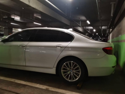 鲸牌链-京牌车长租平台-闲置京牌车长租：3500 元/月 宝马BMW 525 5座 汽油小轿车 尾号2 
