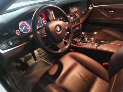 鲸牌链-京牌车长租平台-闲置京牌车长租：3500 元/月 宝马BMW 525 5座 汽油小轿车 尾号2 