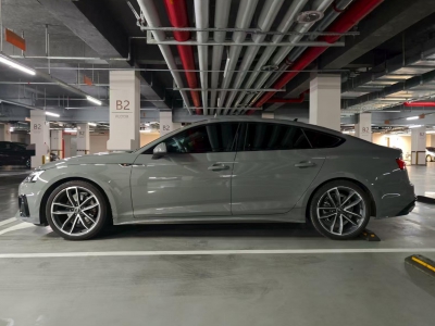 鲸牌链-京牌车长租平台-闲置京牌车长租：5200 元/月 奥迪A5 Sportback 45 5座 汽油小轿车 尾号0 