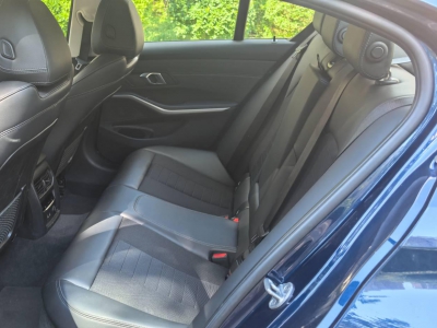 鲸牌链-京牌车长租平台-闲置京牌车长租：3500 元/月 宝马BMW 320I 巴黎购买德产 5座 汽油小轿车 尾号2 