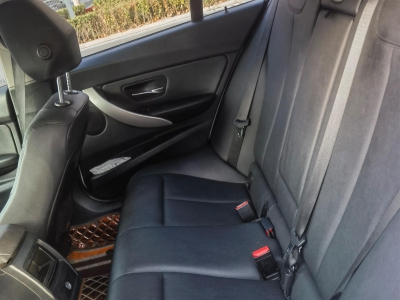 鲸牌链-京牌车长租平台-闲置京牌车长租：3000 元/月 宝马BMW 316i 5座 汽油小轿车 尾号1 