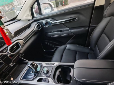 鲸牌链-京牌车长租平台-闲置京牌车长租：3000 元/月 吉利吉利豪越1.8TD+7DCT旗舰型 7座 汽油小轿车 尾号8 