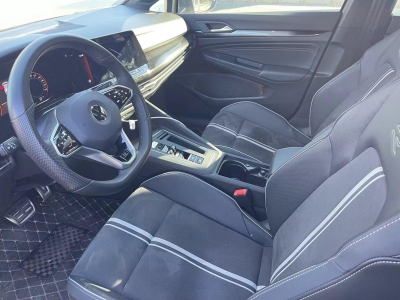 鲸牌链-京牌车长租平台-闲置京牌车长租：3200 元/月 大众高尔夫8r-line 5座 汽油小轿车 尾号8 