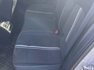 鲸牌链-京牌车长租平台-闲置京牌车长租：3200 元/月 大众高尔夫8r-line 5座 汽油小轿车 尾号8 