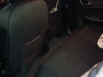 鲸牌链-京牌车长租平台-闲置京牌车长租：2950 元/月 上汽Ei5 5座 纯电小轿车 尾号8 