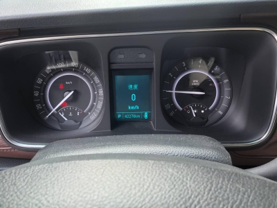 鲸牌链-京牌车长租平台-闲置京牌车长租：3200 元/月 别克GL8 7座 汽油MPV 尾号2 