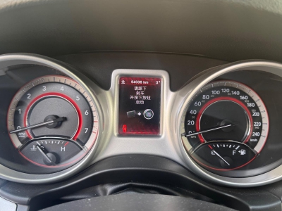 鲸牌链-京牌车长租平台-闲置京牌车长租：2600 元/月 其他道奇酷威2.4L 7座 汽油小轿车 尾号9 