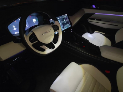 鲸牌链-京牌车长租平台-闲置京牌车长租：3100 元/月 其他领克01油混顶配 5座 汽油小轿车 尾号2 