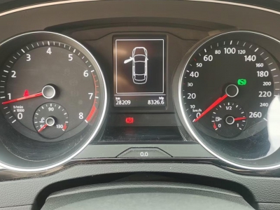 鲸牌链-京牌车长租平台-闲置京牌车长租：3600 元/月 大众迈腾 2.0T 330 5座 汽油小轿车 尾号8 