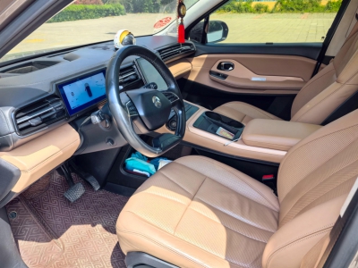 鲸牌链-京牌车长租平台-闲置京牌车长租：4000 元/月 蔚来ES8 7座 纯电SUV 尾号9 