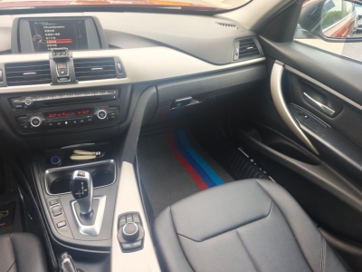 鲸牌链-京牌车长租平台-闲置京牌车长租：2800 元/月 宝马BMW 320Li 5座 汽油小轿车 尾号0 