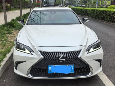 鲸牌链-京牌车长租平台-闲置京牌车长租：4200 元/月 雷克萨斯ES200 5座 汽油小轿车 尾号7 