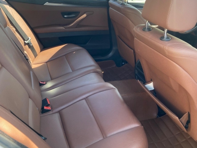 鲸牌链-京牌车长租平台-闲置京牌车长租：3200 元/月 宝马BMW 525Li 5座 汽油小轿车 尾号1 