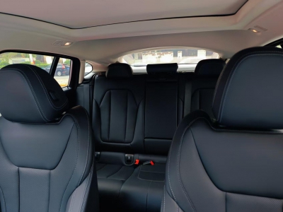 鲸牌链-京牌车长租平台-闲置京牌车长租：9800 元/月 宝马BMW X4 30i 进口车 5座 汽油小轿车 尾号6 
