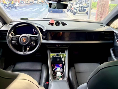 鲸牌链-京牌车长租平台-闲置京牌车长租：9800 元/月 保时捷Macan EV 2026款长续航版 5座 纯电SUV 尾号8 